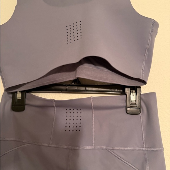 Gymshark Women's Blue Leggings and Top Set - Picture 4 of 6